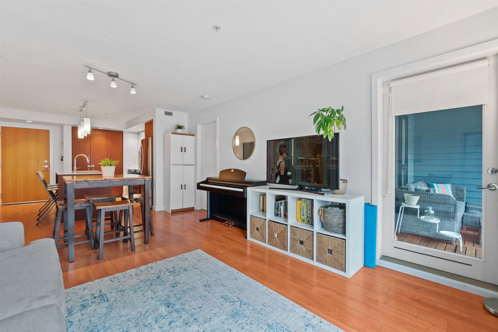 Listing Image 12