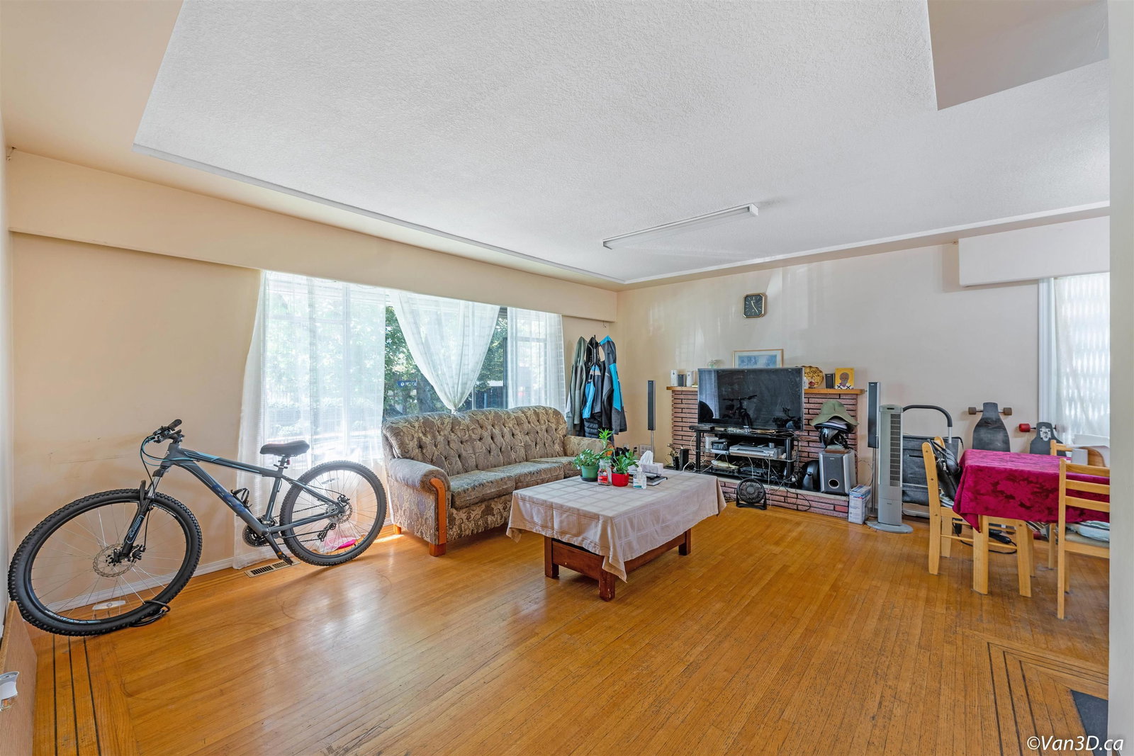 Listing Image 9