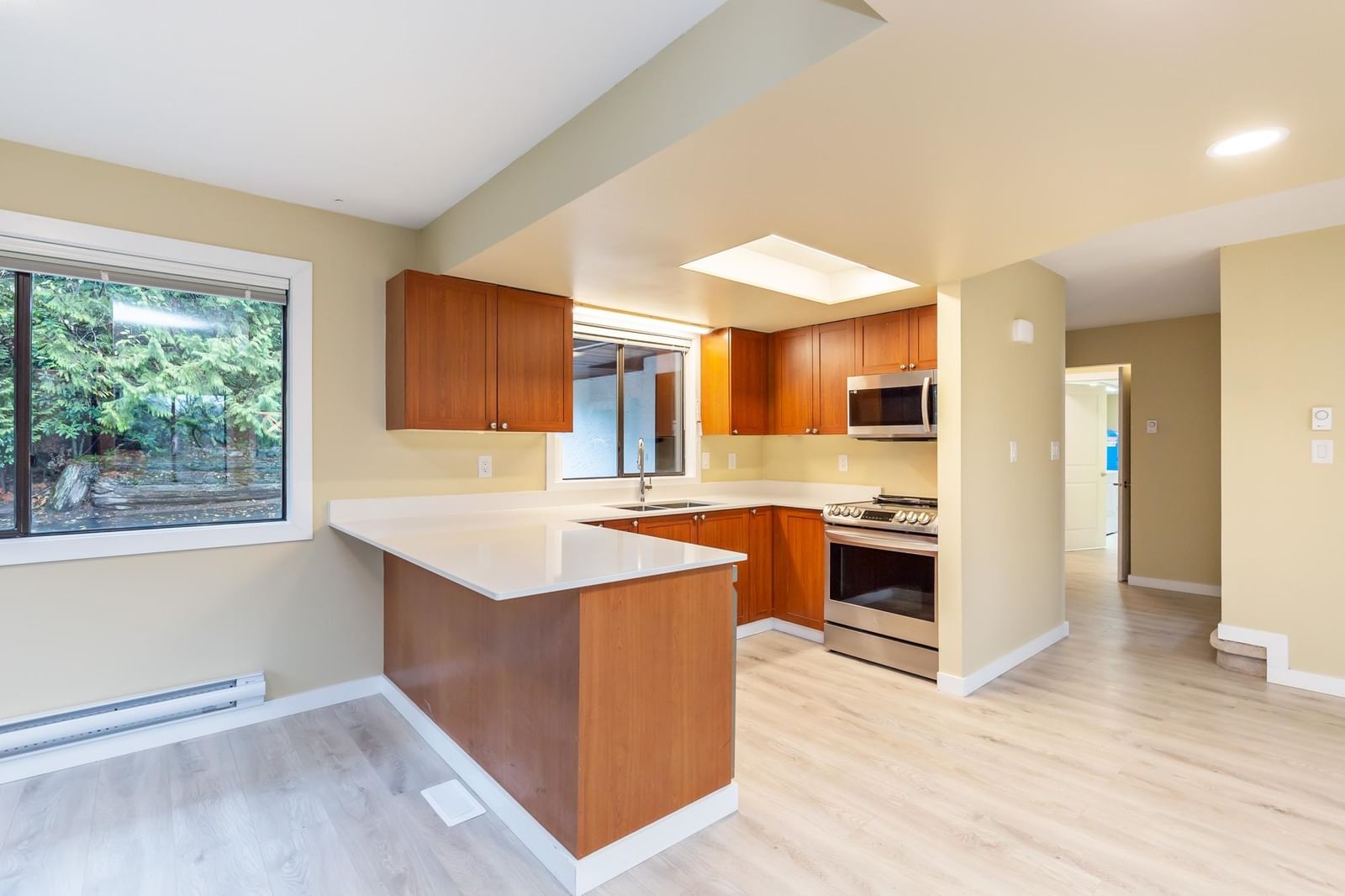 Listing Image 19