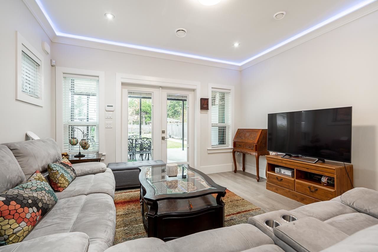 Listing Image 12