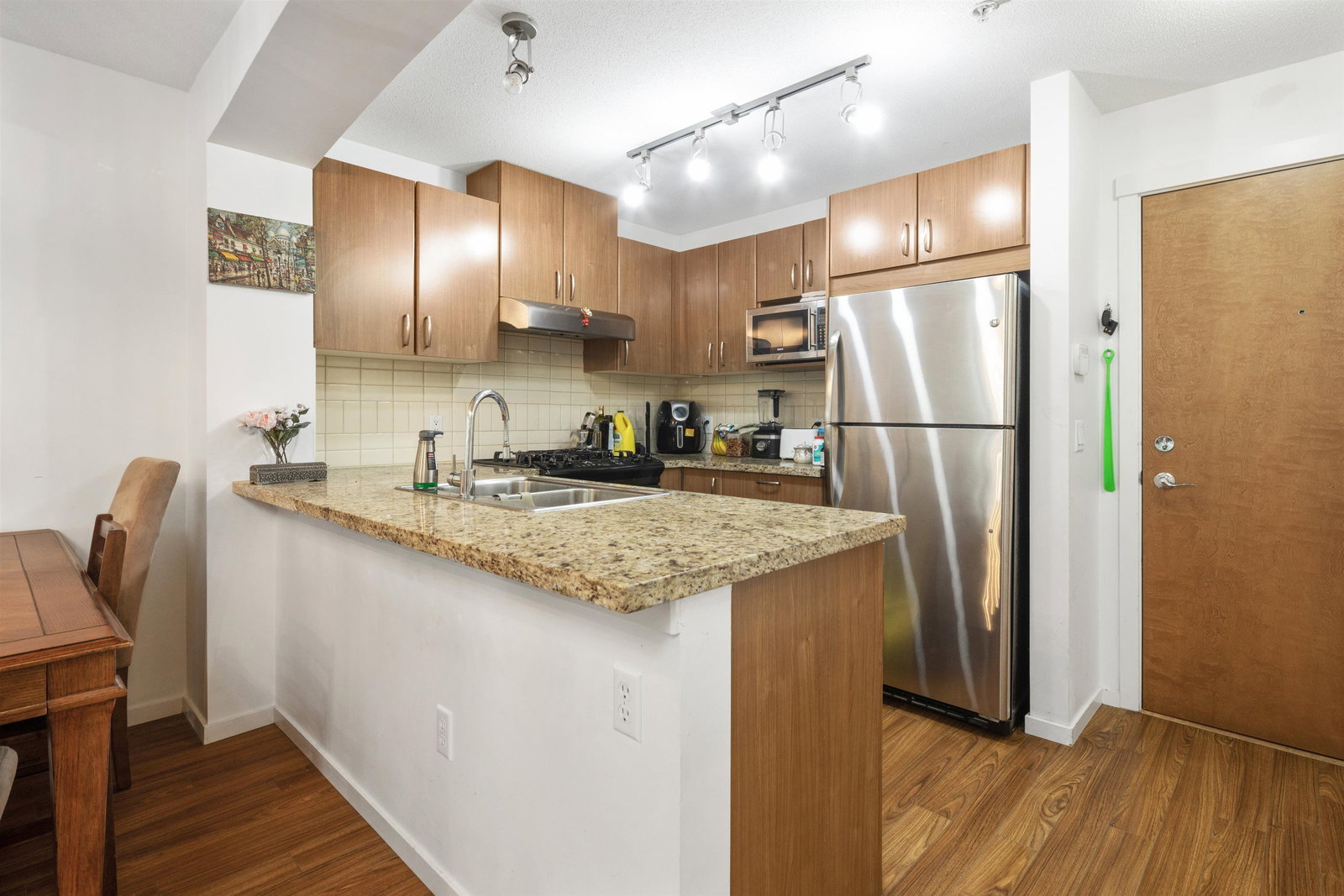 Listing Image 12