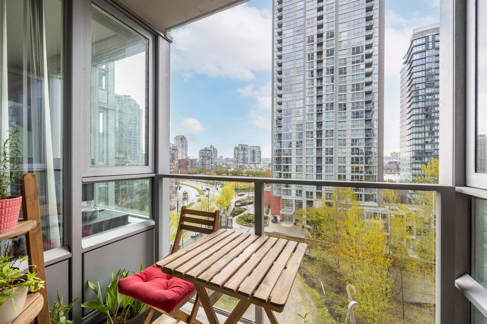 Listing Image 11