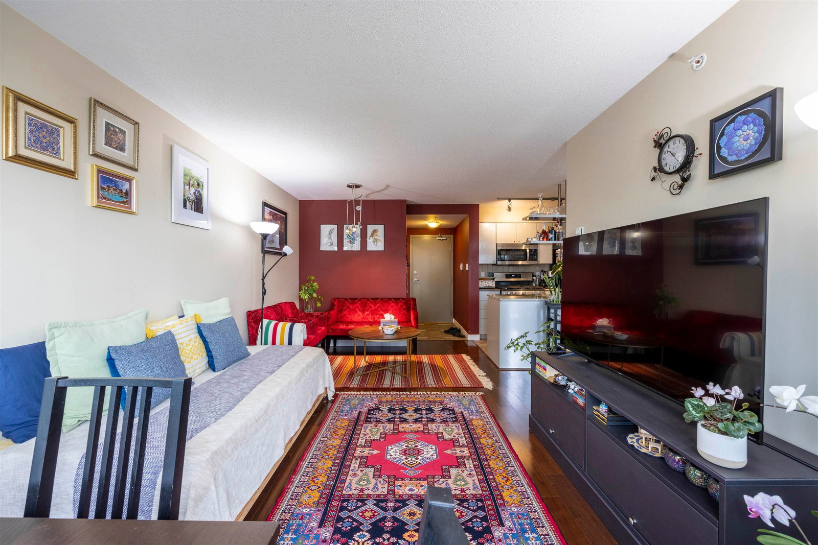 Listing Image 7