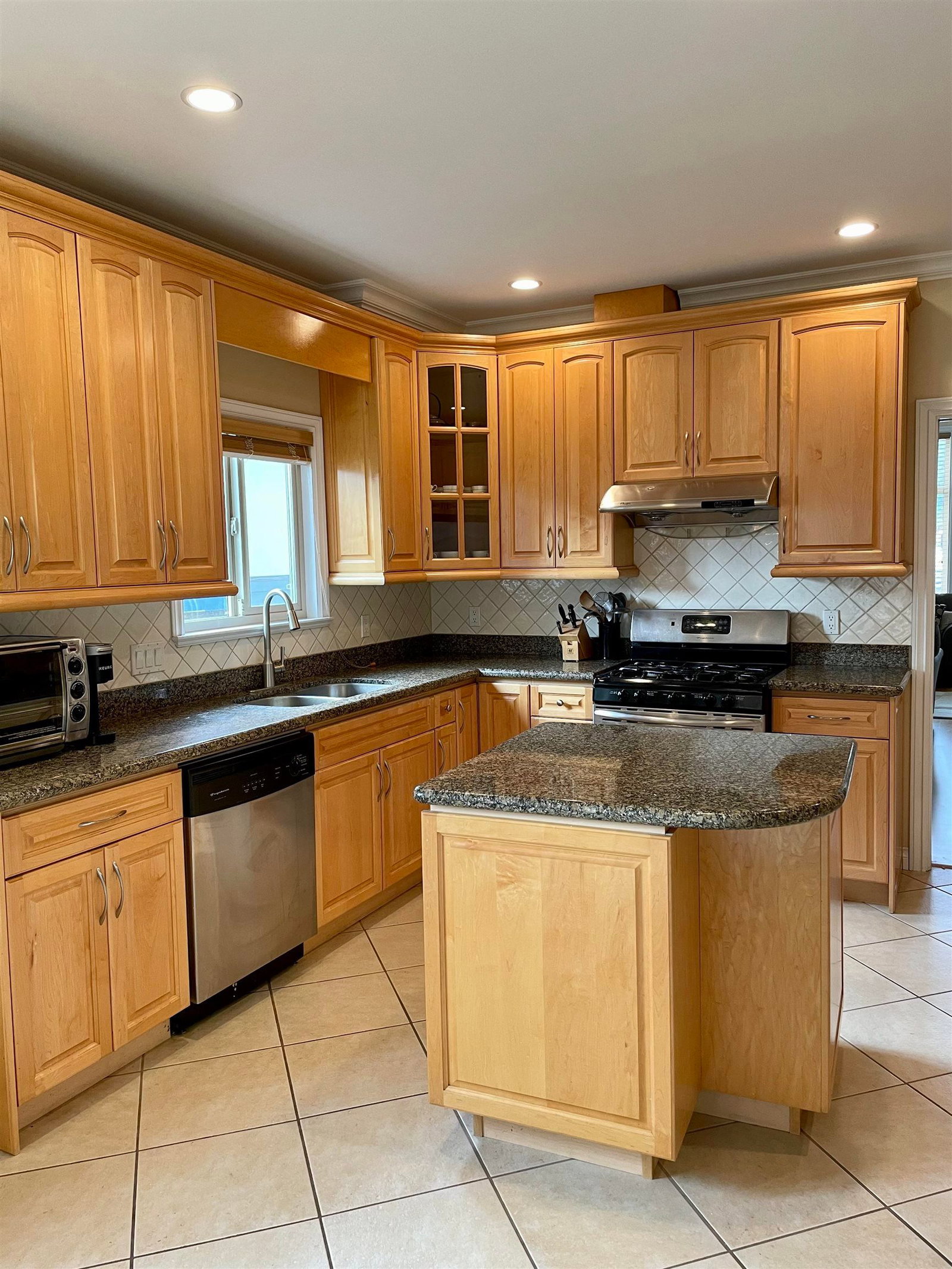 Listing Image 13