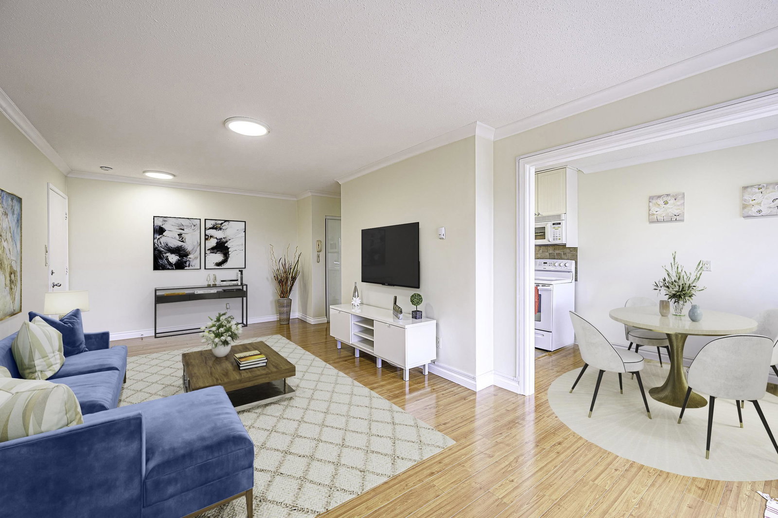 Listing Image 4
