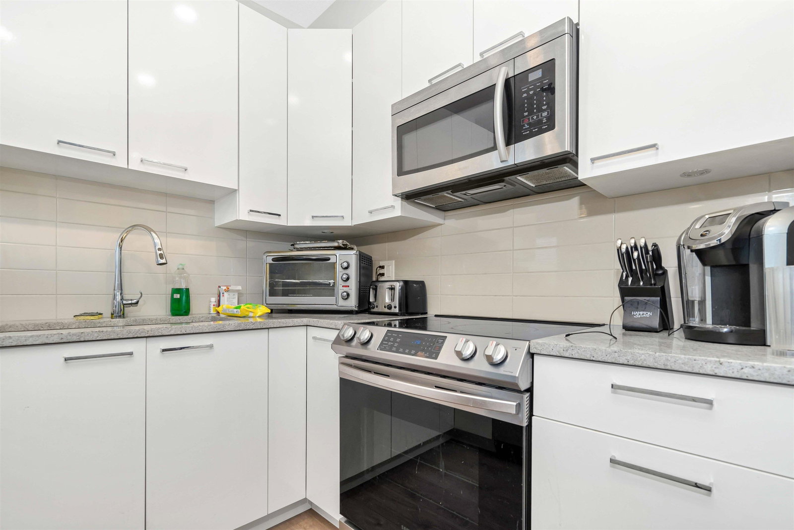 Listing Image 9