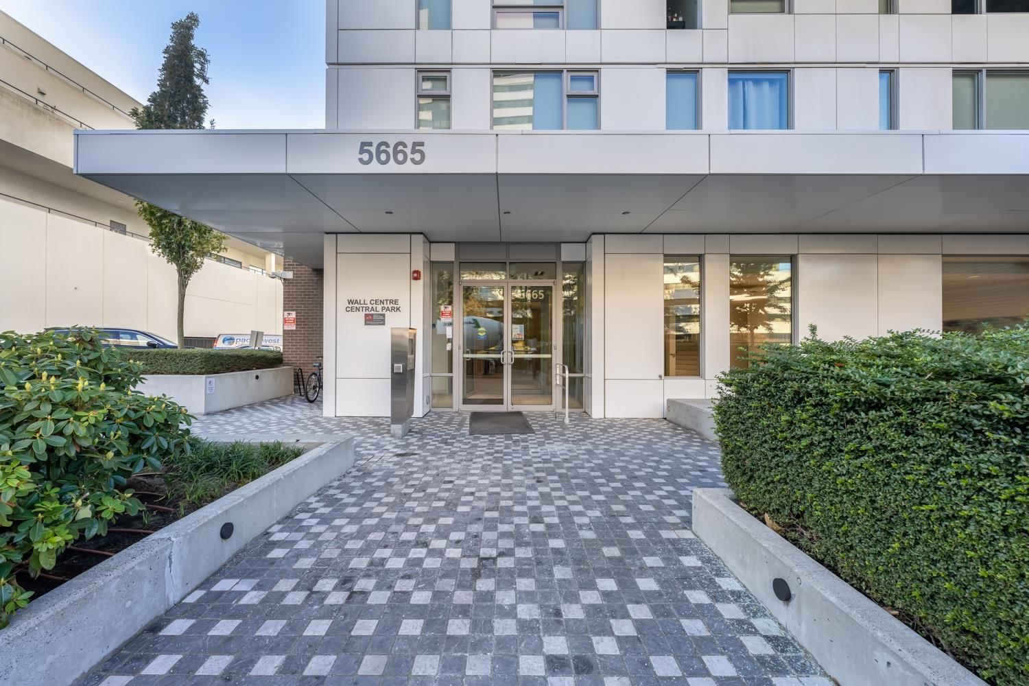 Listing Image 15