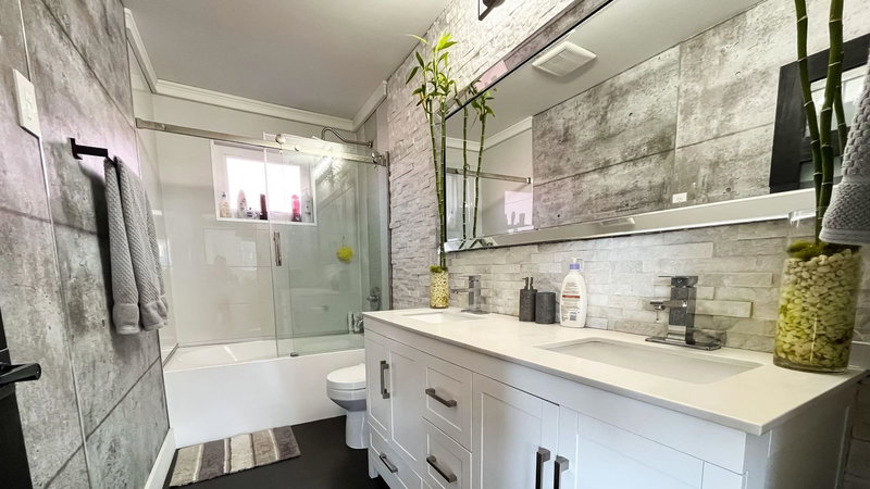 14784 Gordon Avenue, White Rock, V4B 2A7 | Image 3