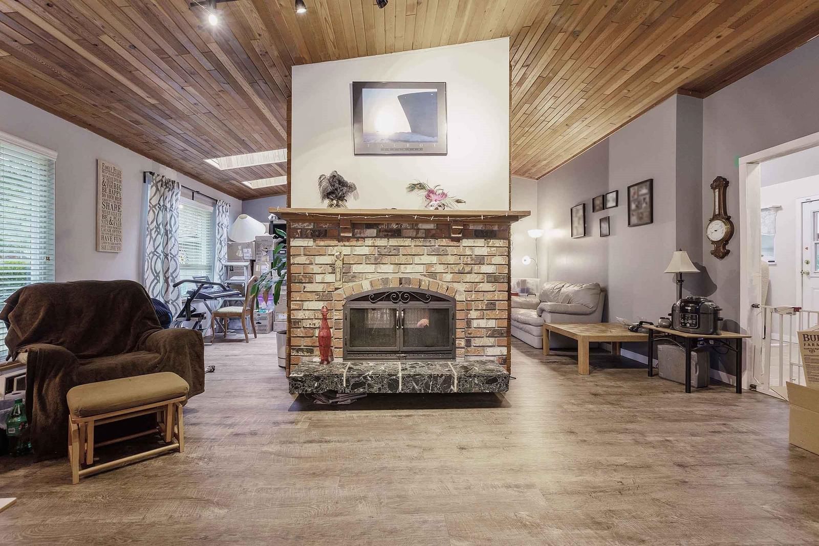 Listing Image 8