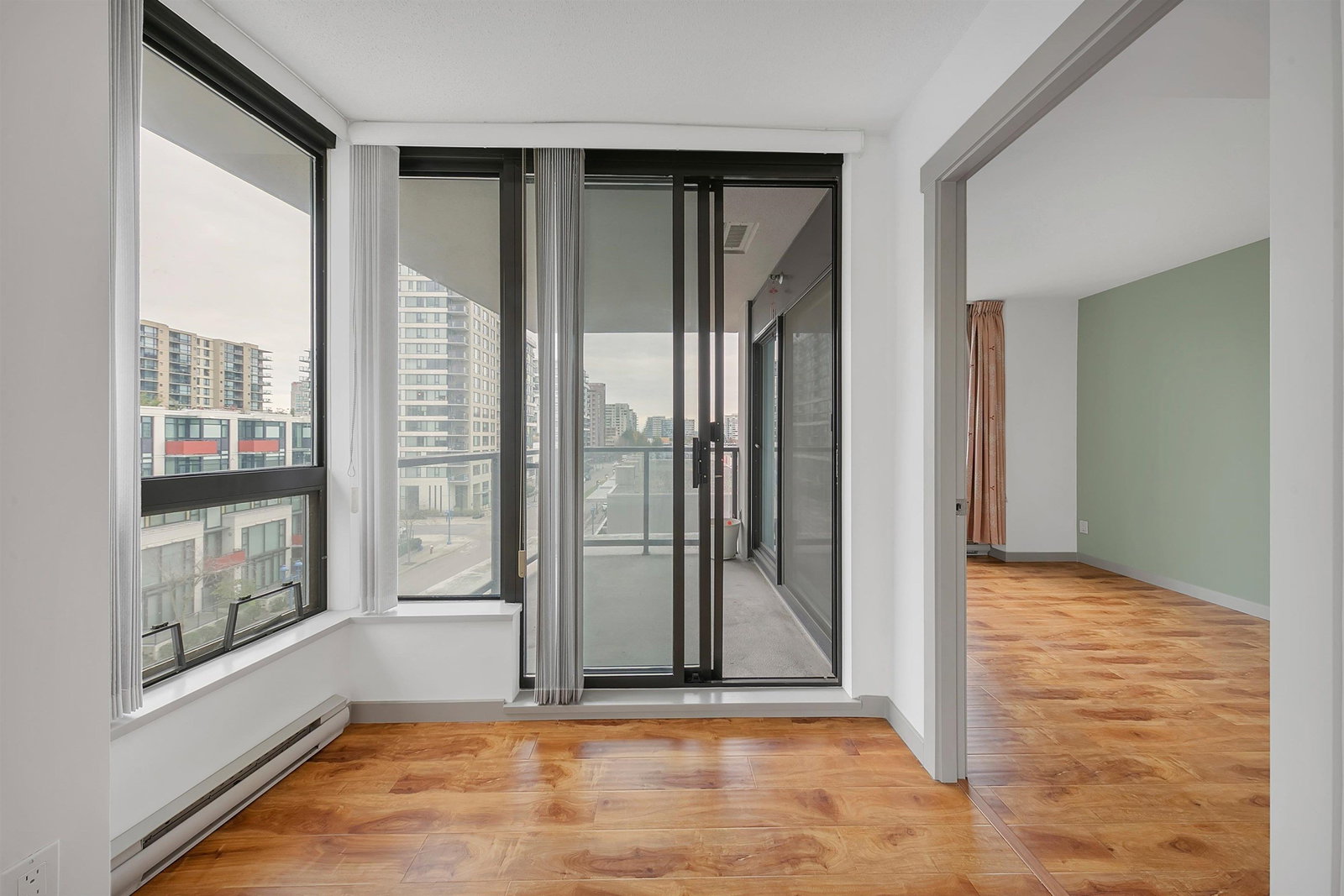 Listing Image 15