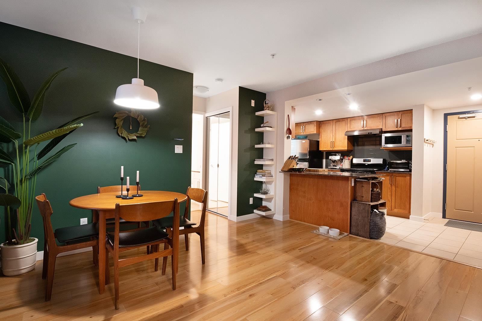 Listing Image 13