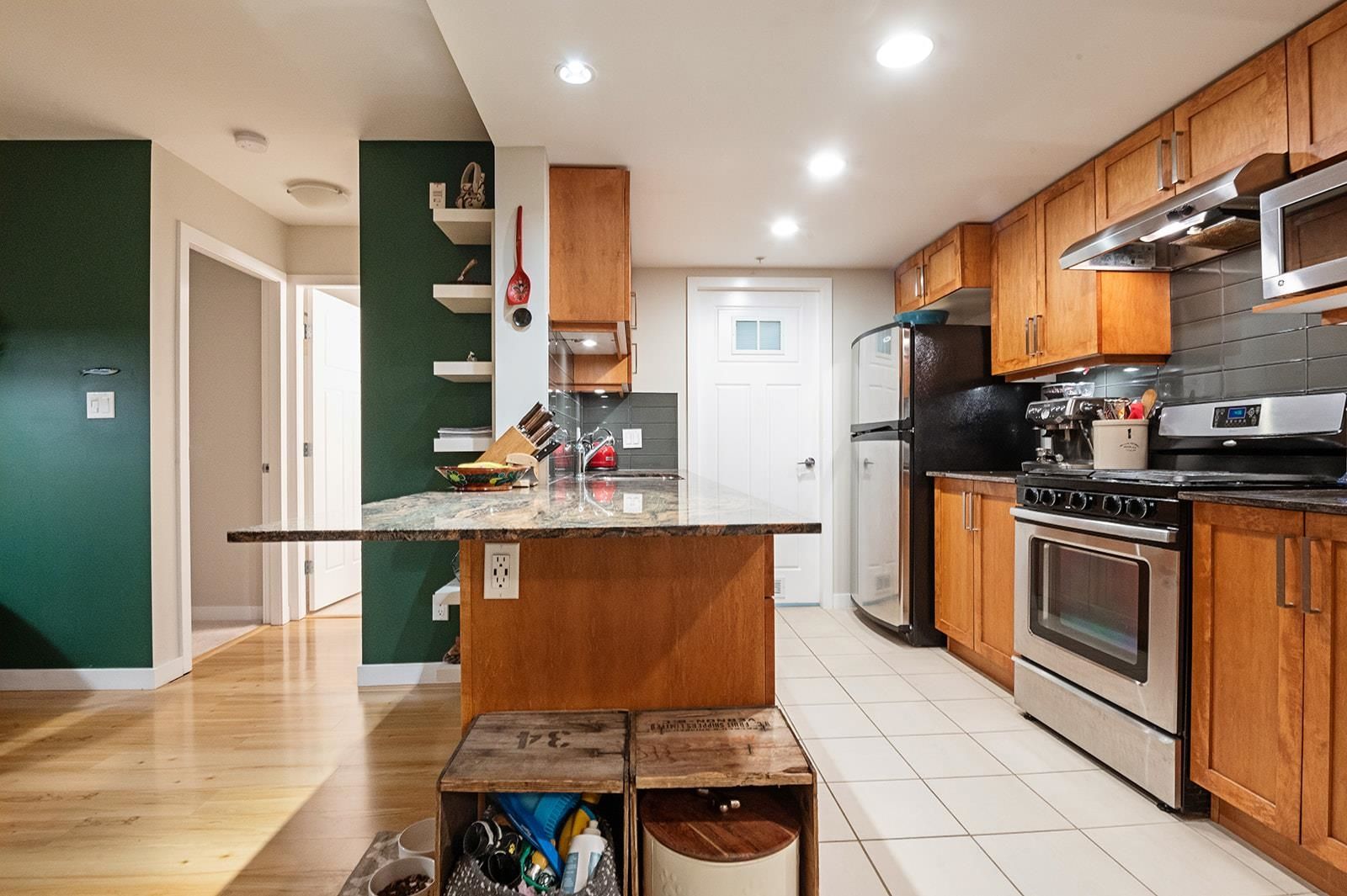 Listing Image 8