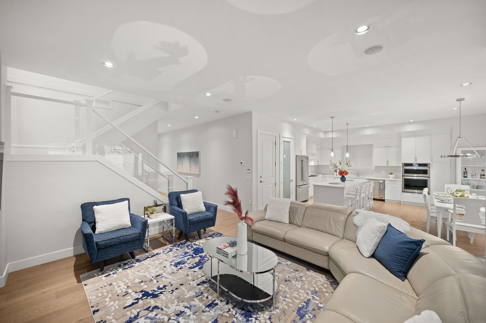 Listing Image 6