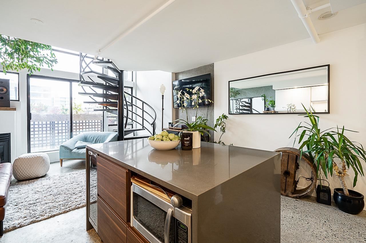 Listing Image 10