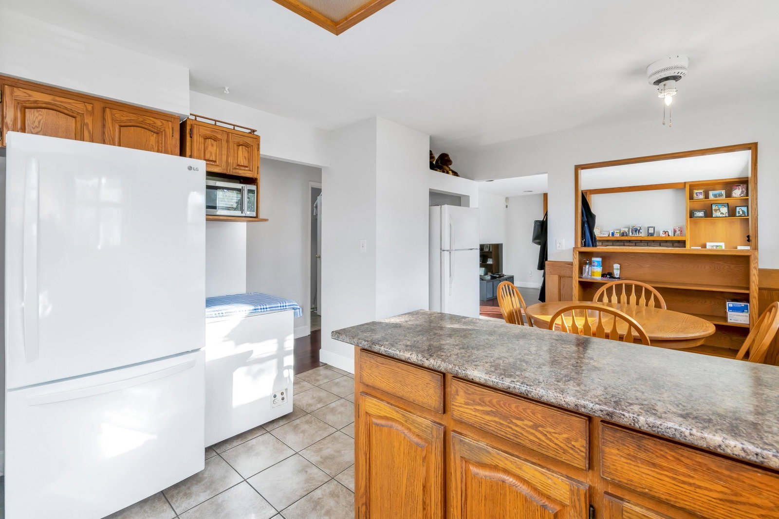 Listing Image 12