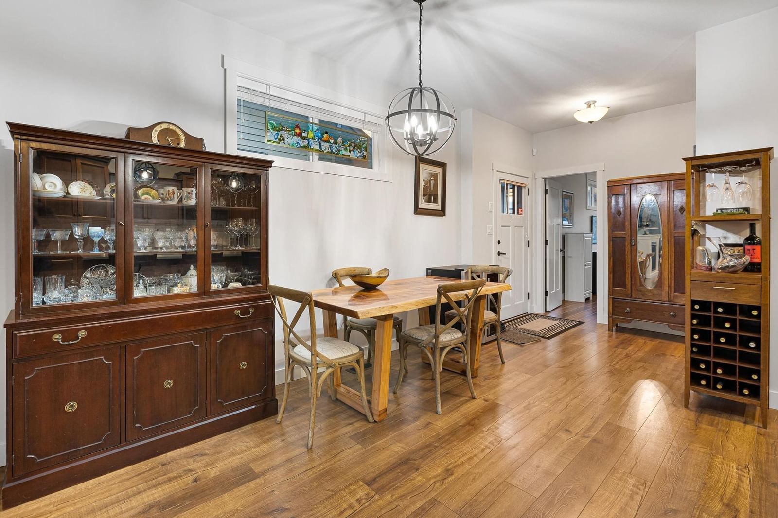 Listing Image 11