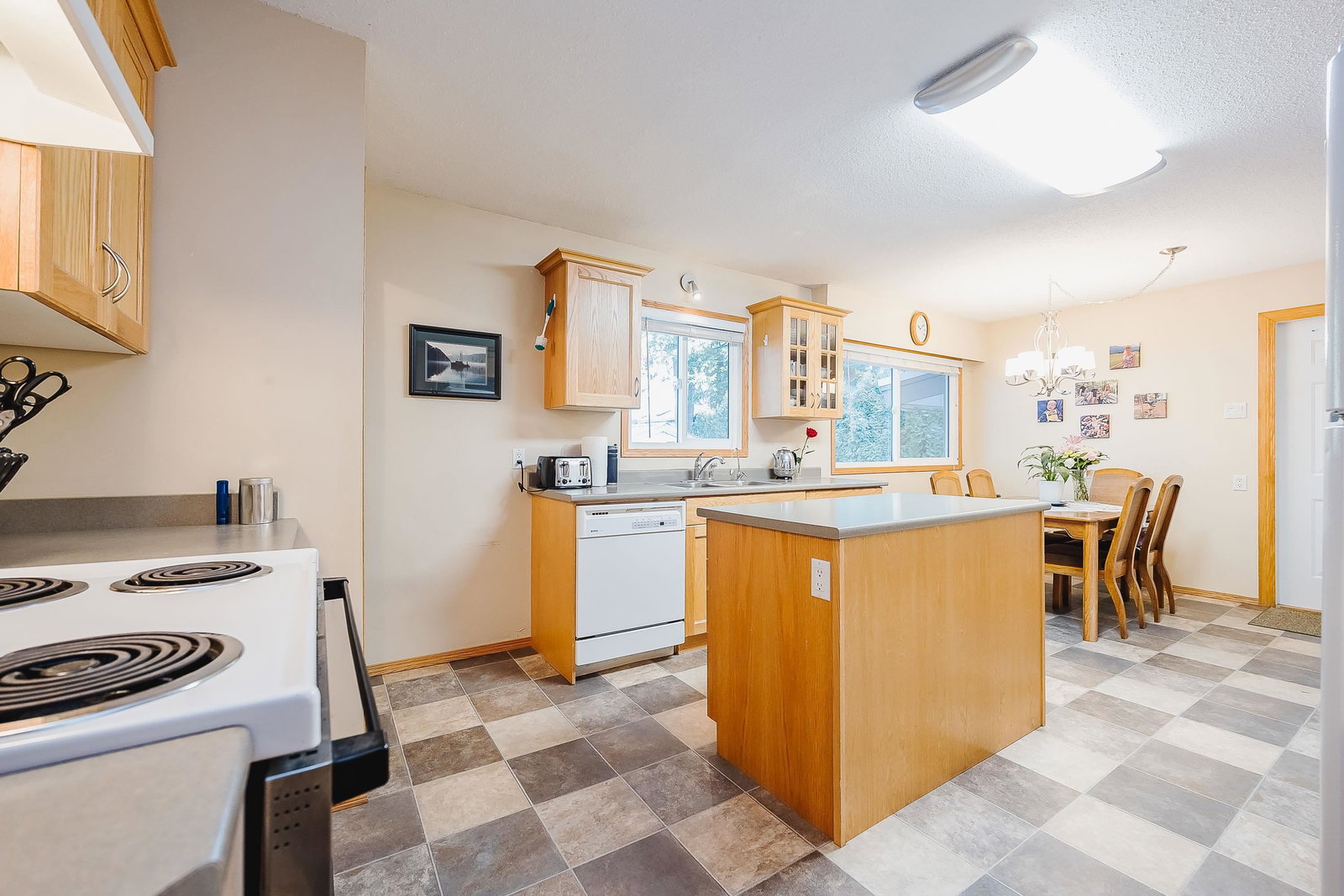 Listing Image 5
