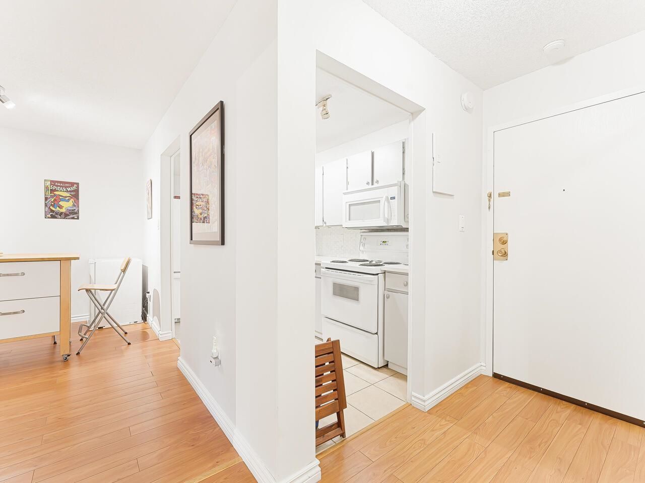 Listing Image 5