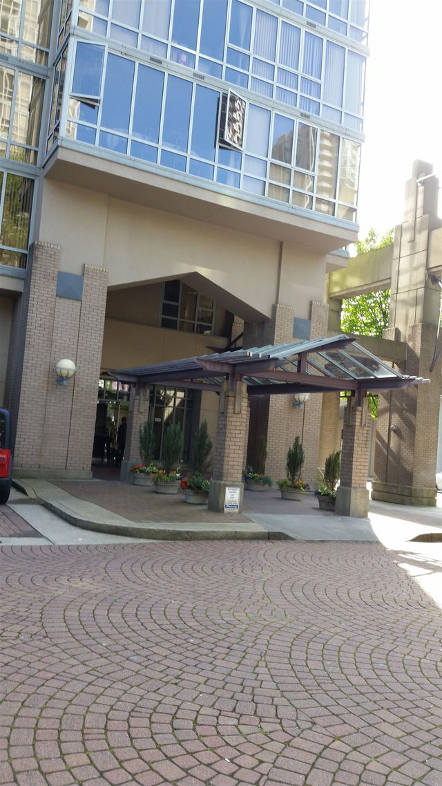 1004 - 950 Cambie Street