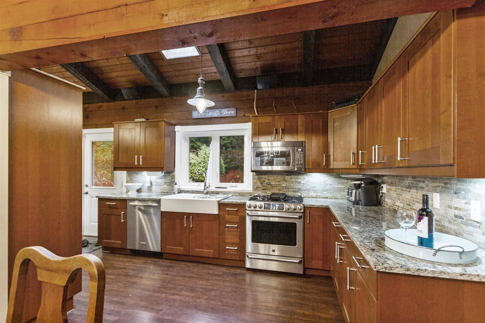Listing Image 4