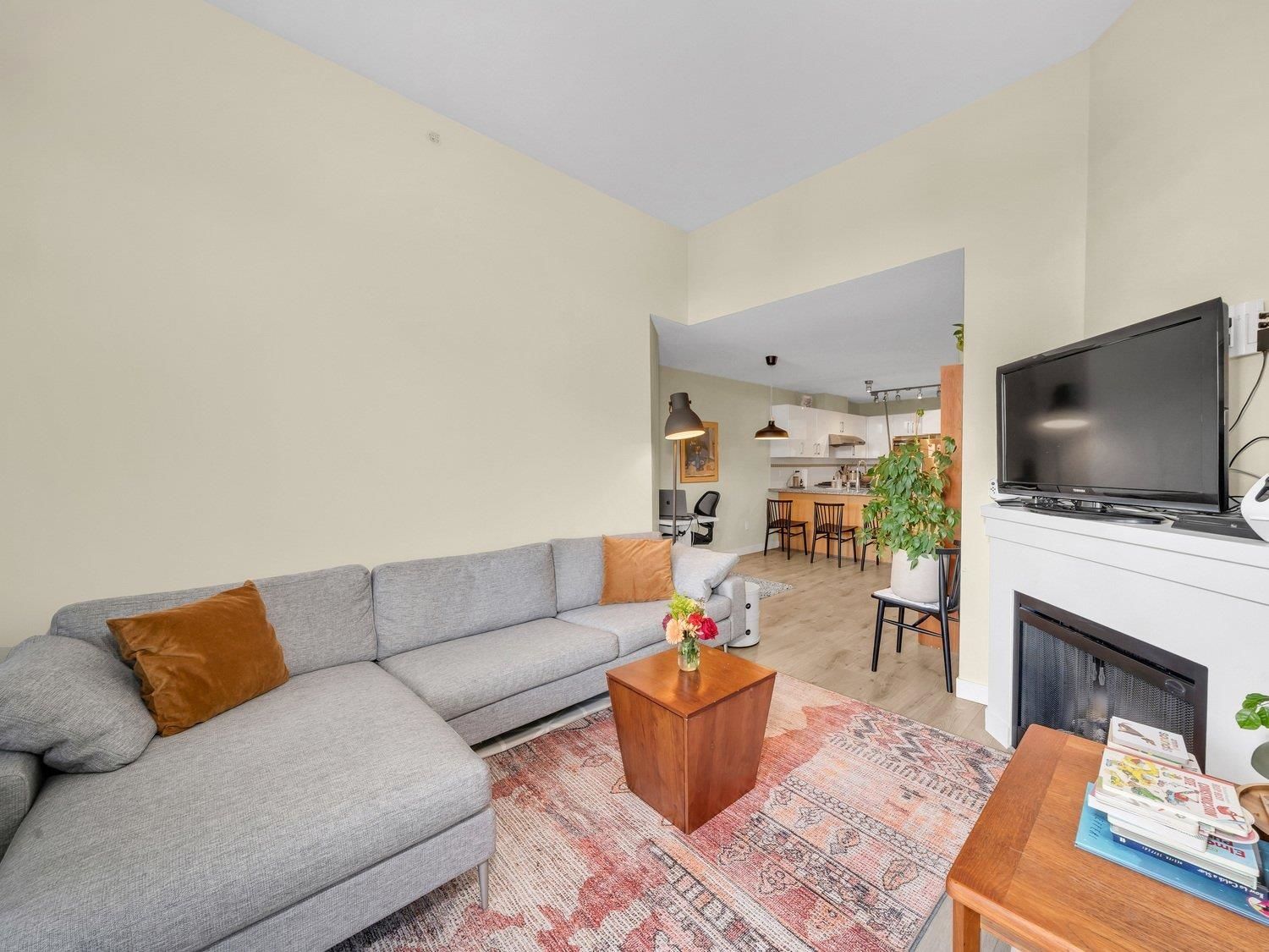 Listing Image 9
