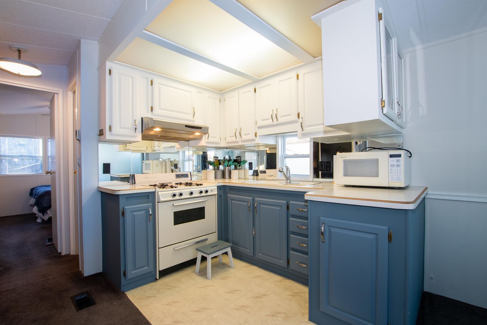 Listing Image 12