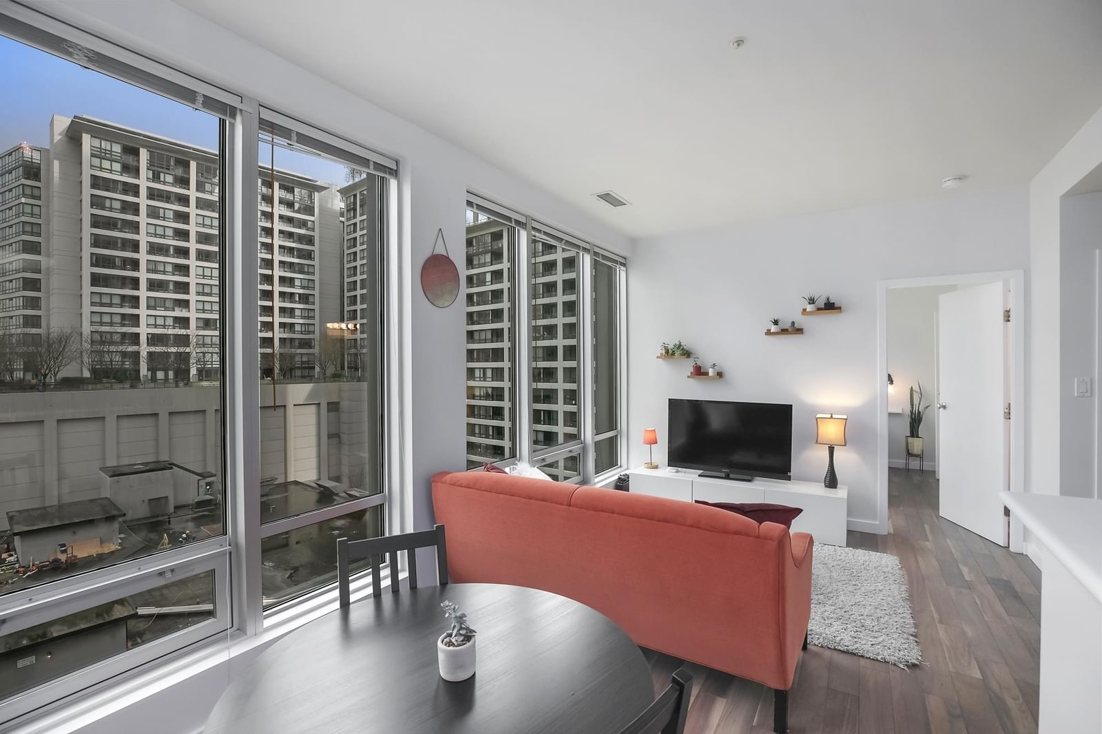 Listing Image 9