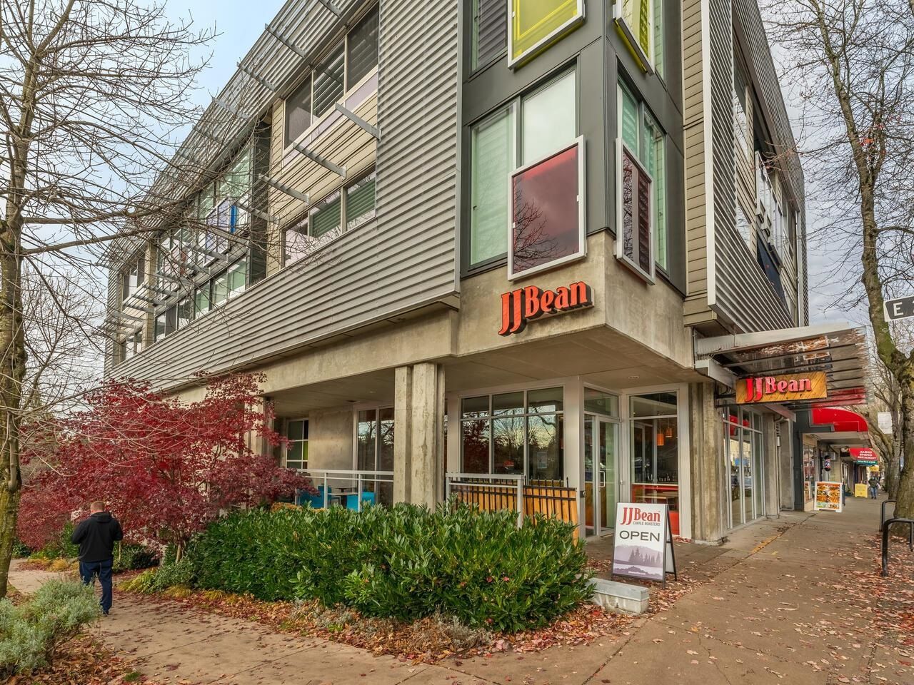 Listing Image 19