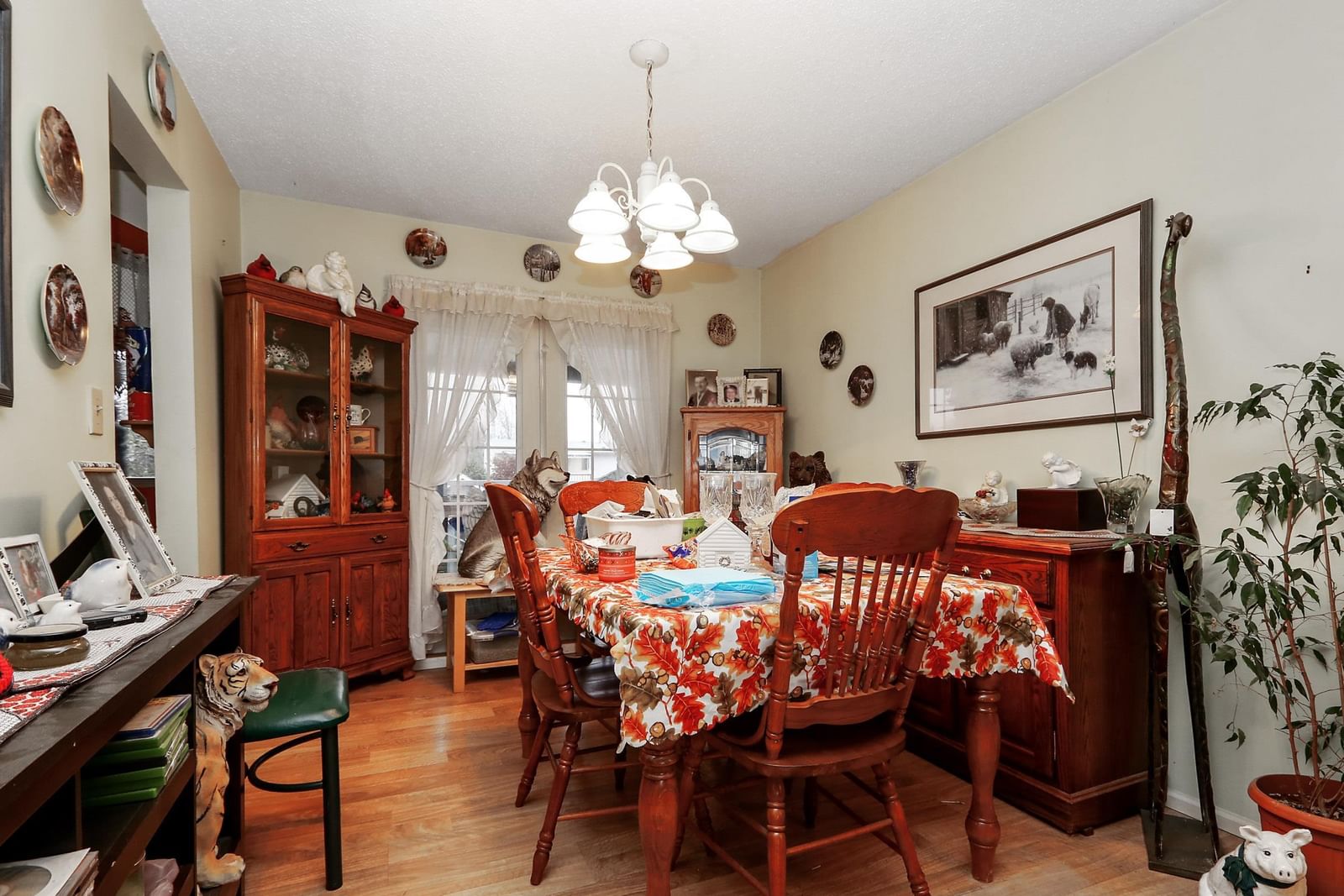 Listing Image 8