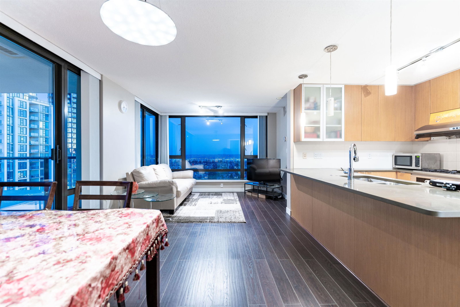 Listing Image 10