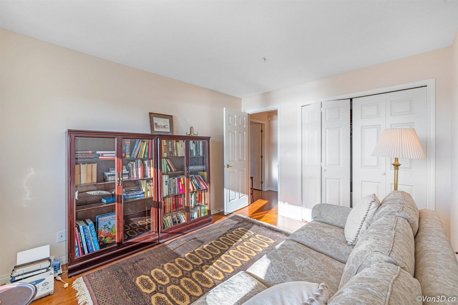 Listing Image 7