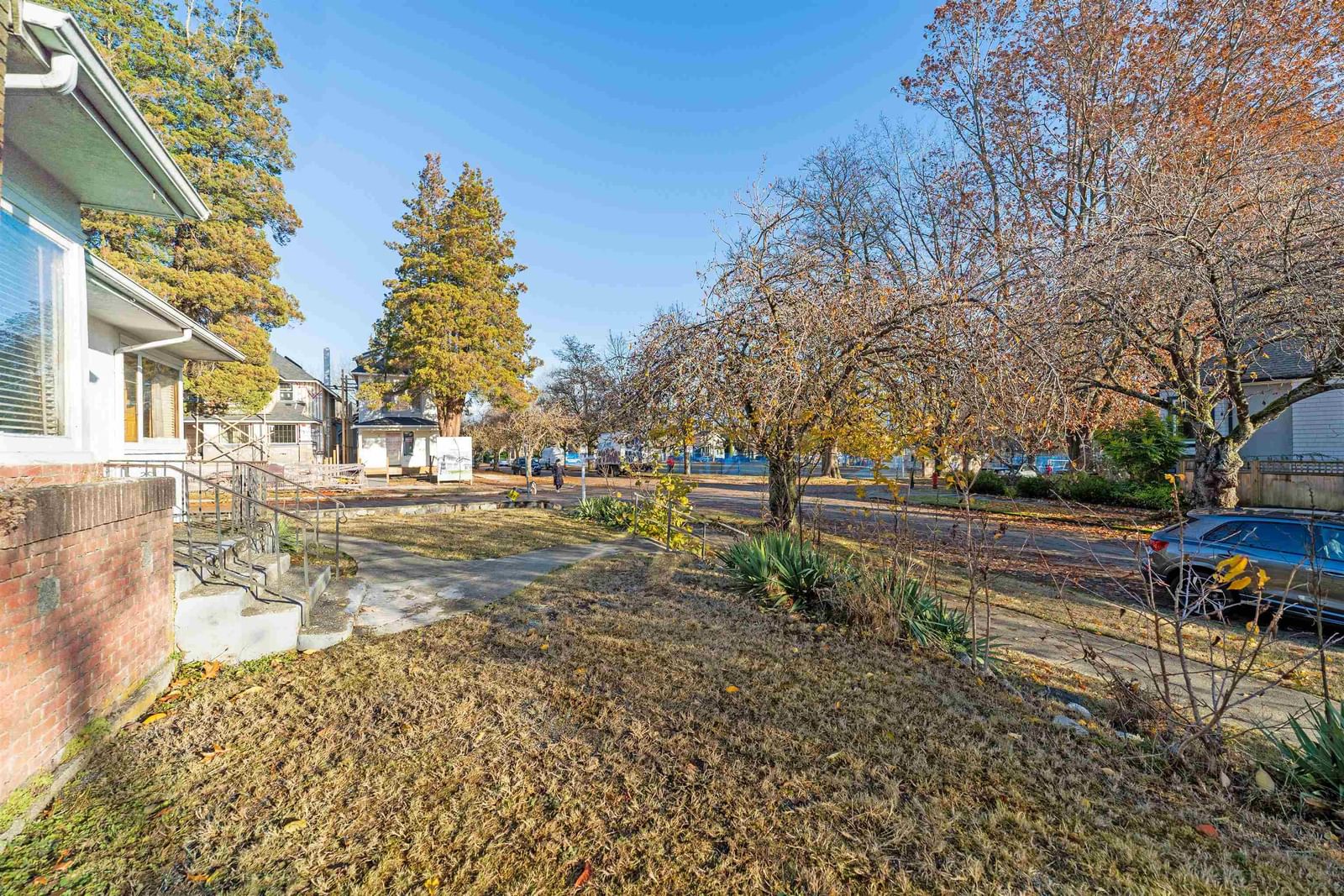 Listing Image 11