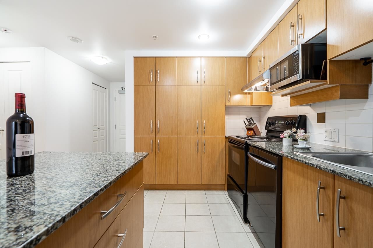 Listing Image 12