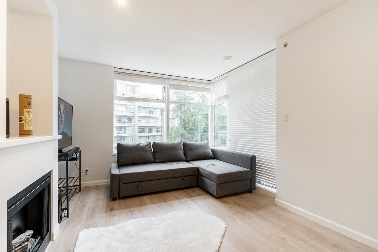 Listing Image 6