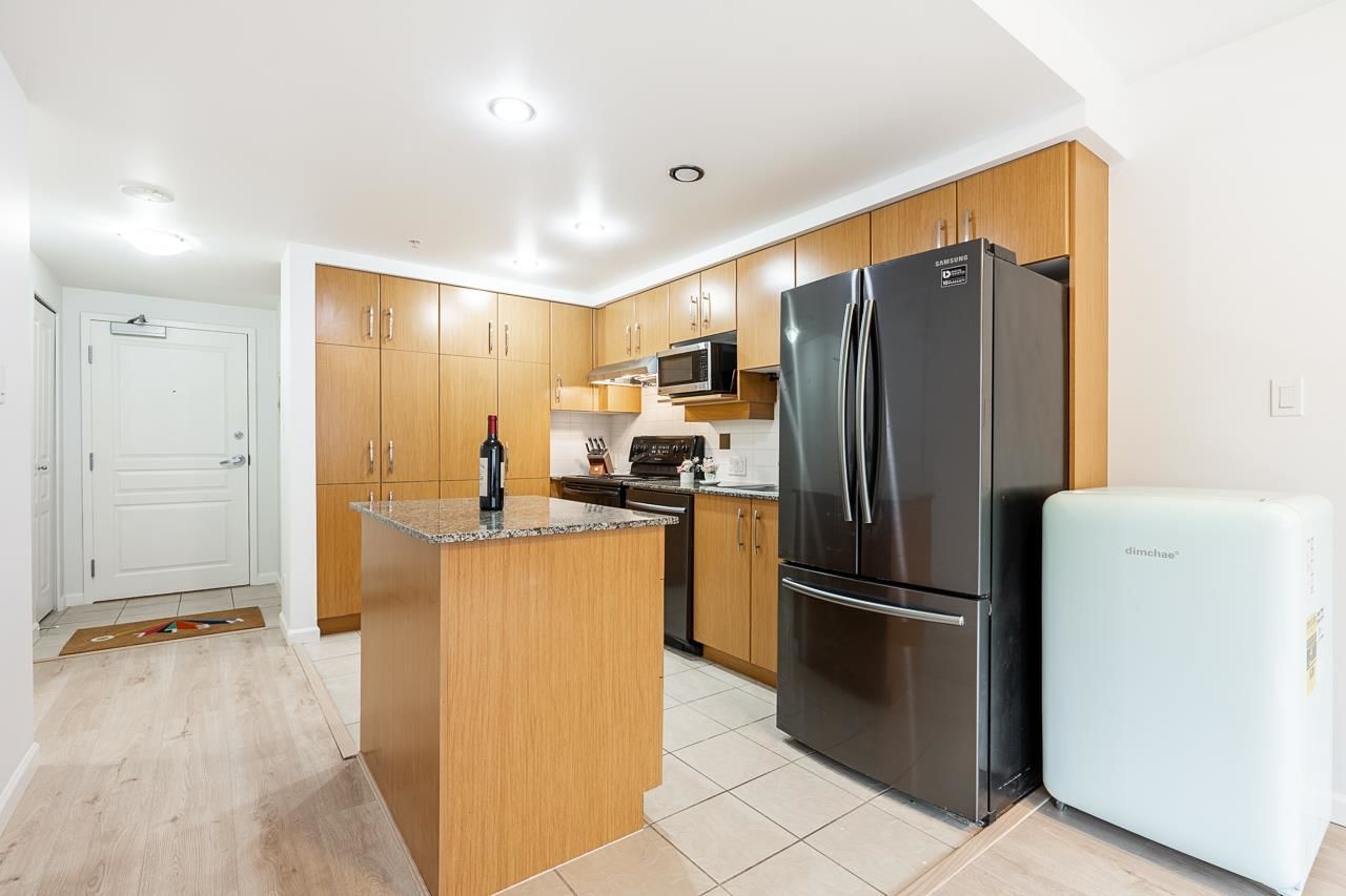 Listing Image 8