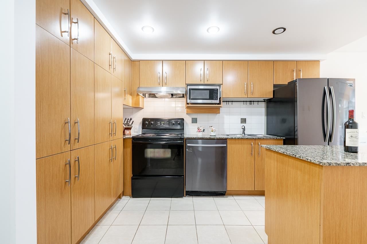 Listing Image 9