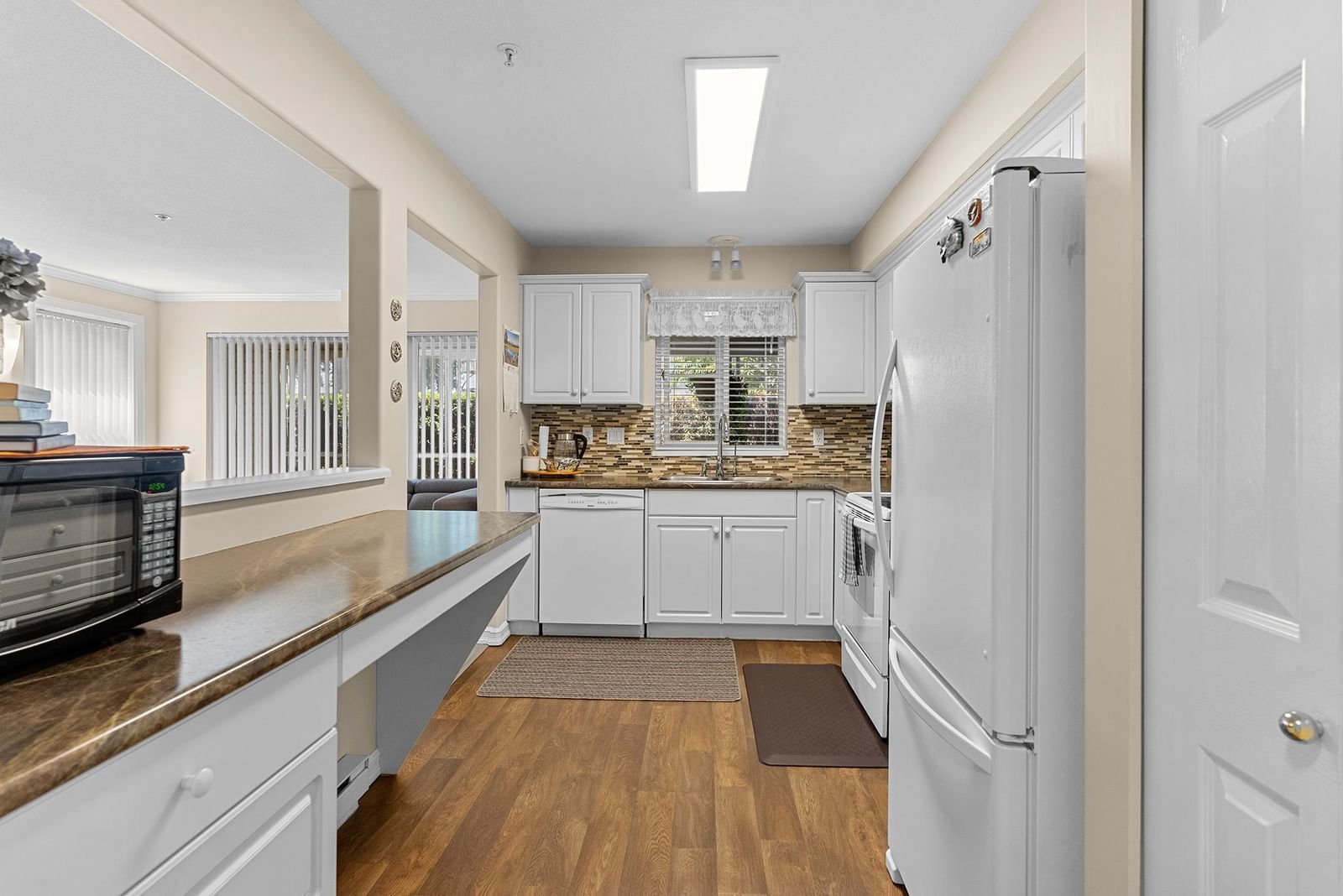 Listing Image 12