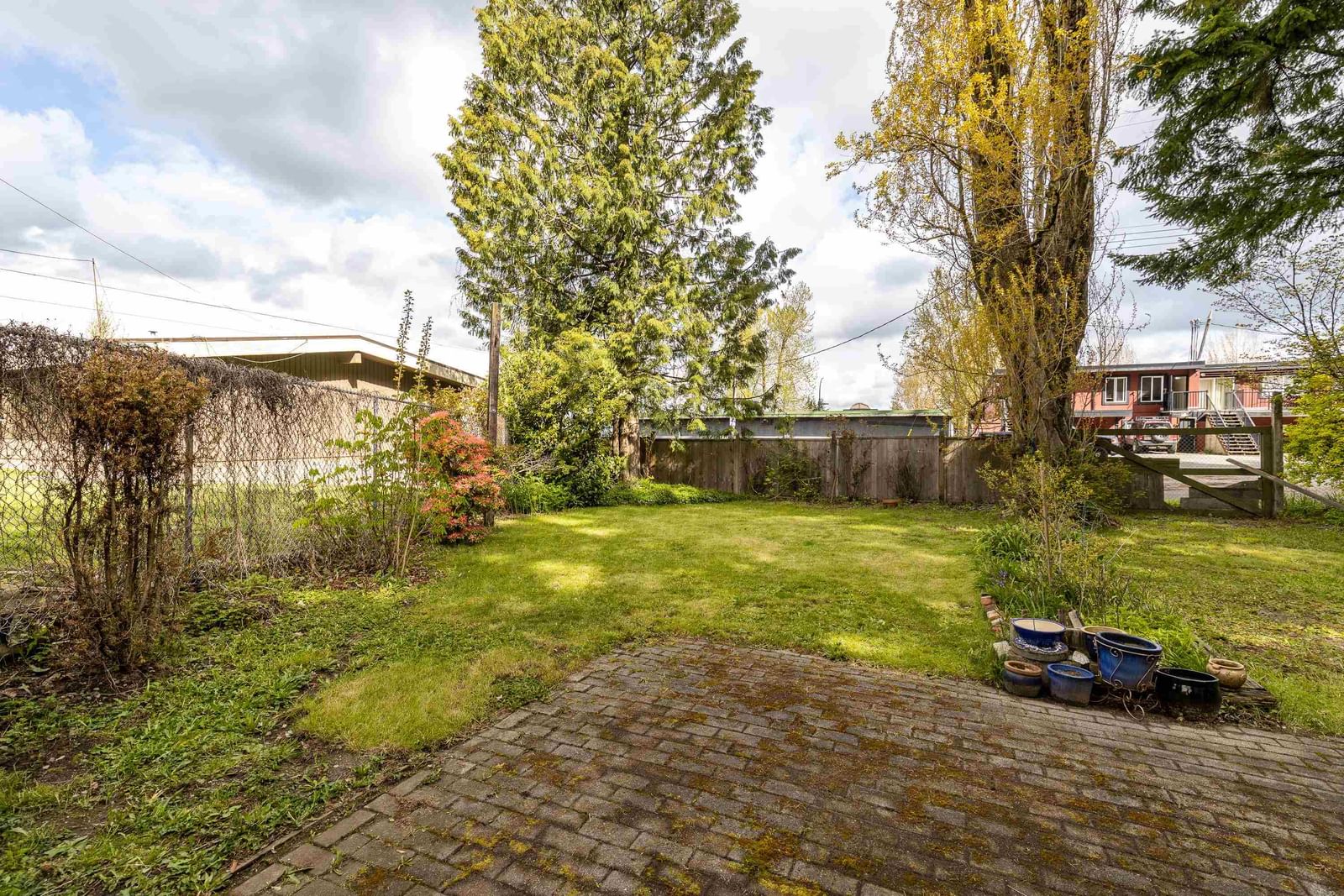 Listing Image 11