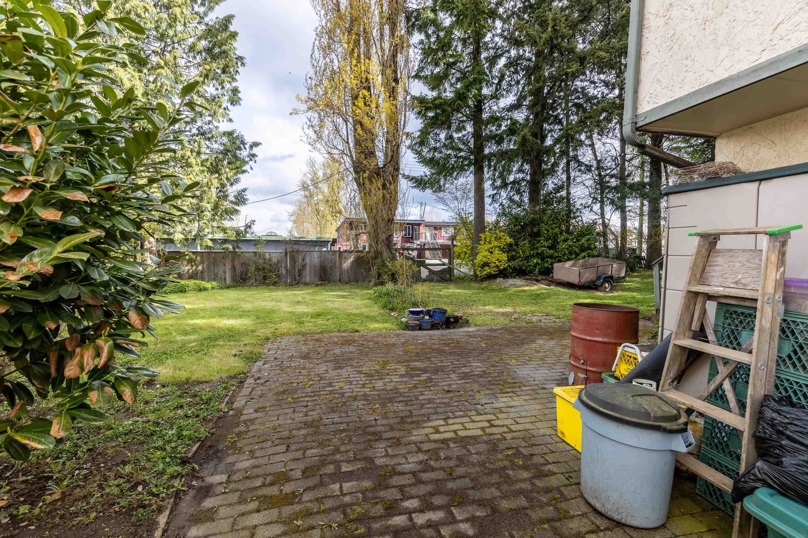 Listing Image 19