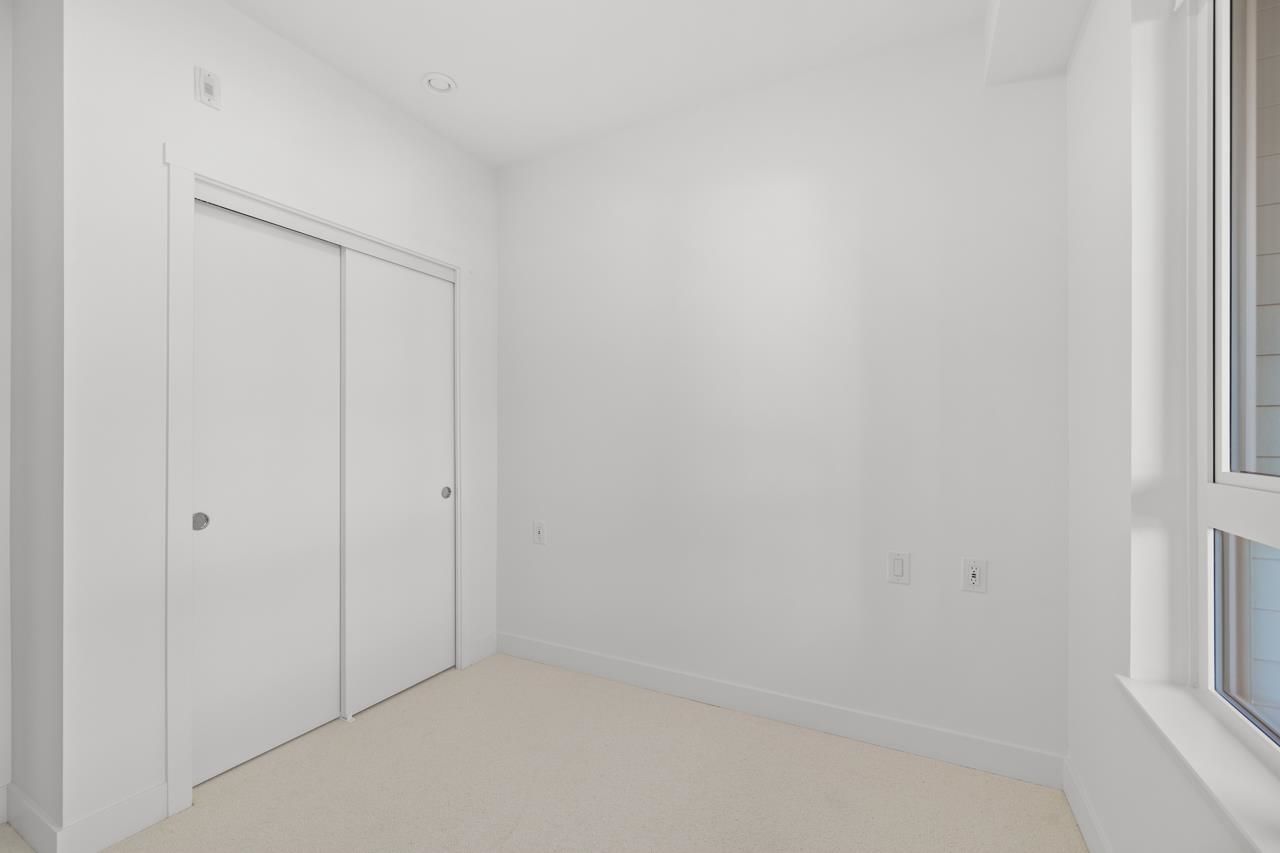 Listing Image 24