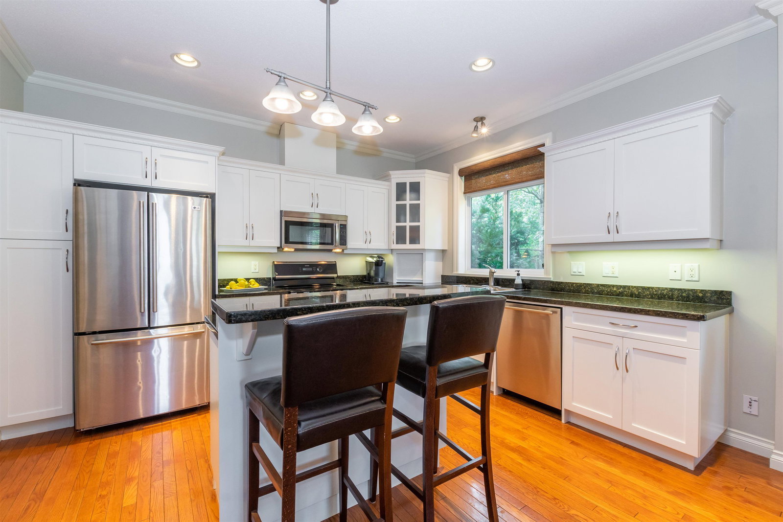 Listing Image 12