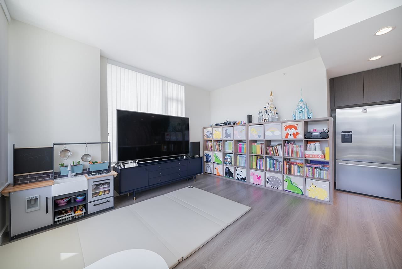 Listing Image 11
