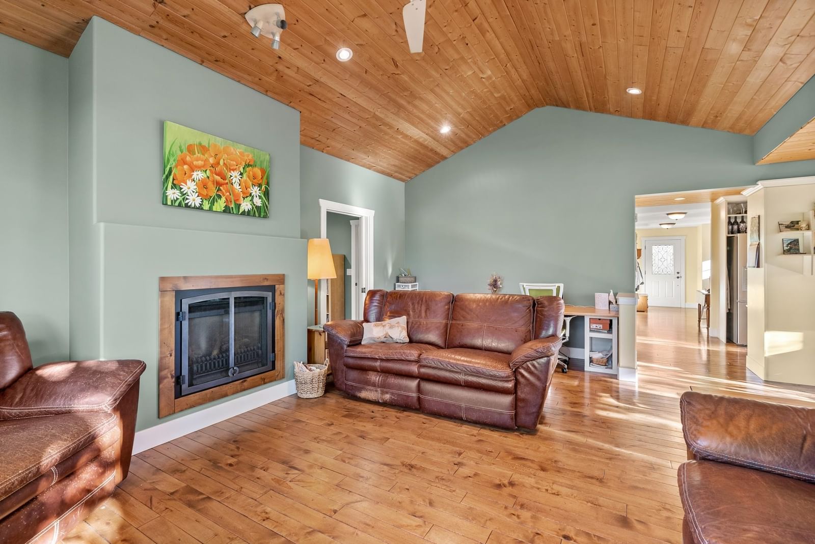 Listing Image 15
