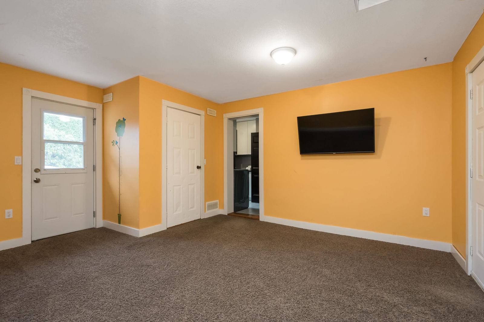 Listing Image 17