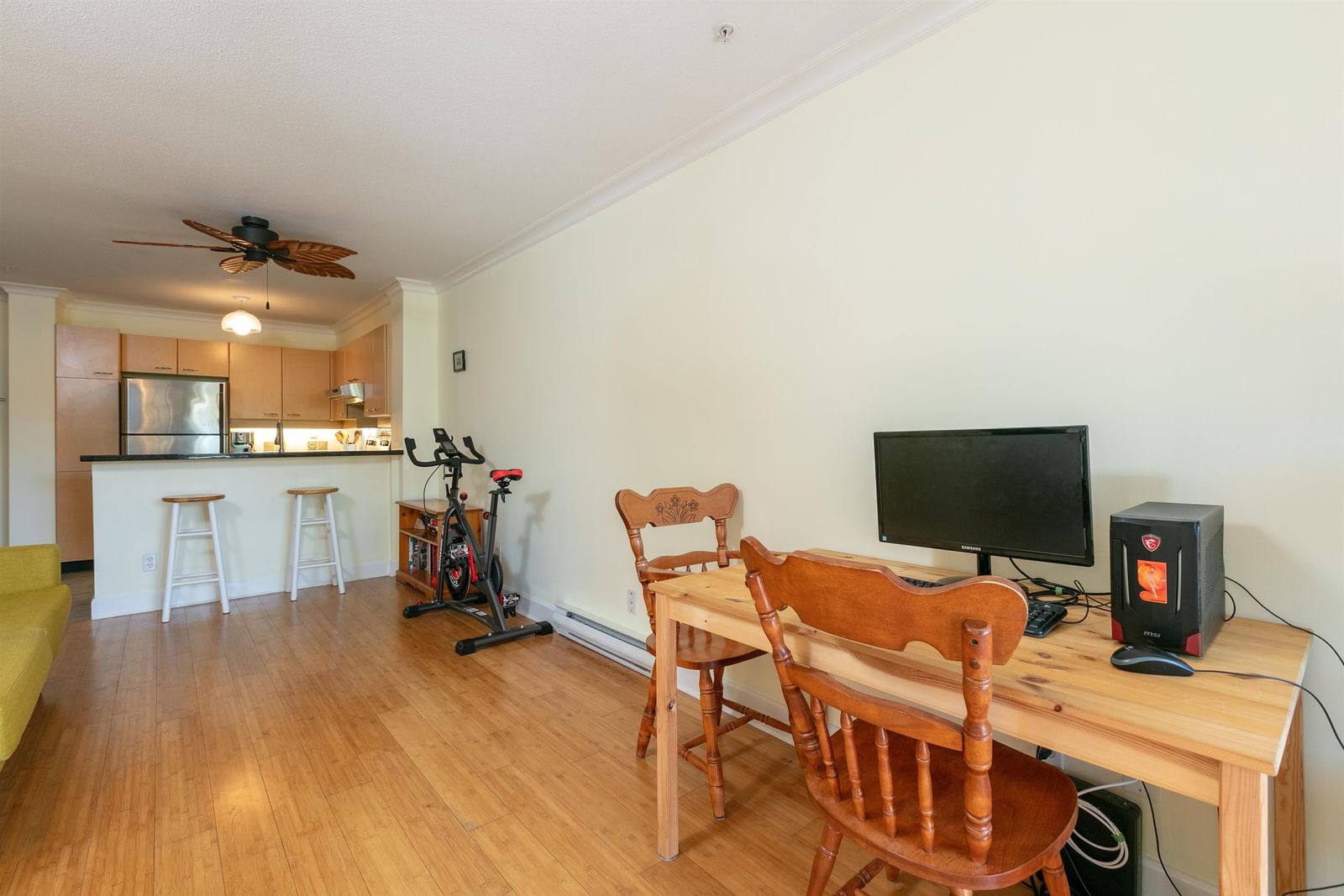 Listing Image 8
