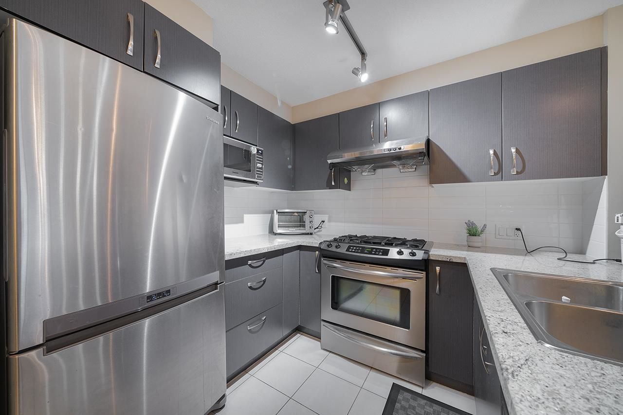 Listing Image 6