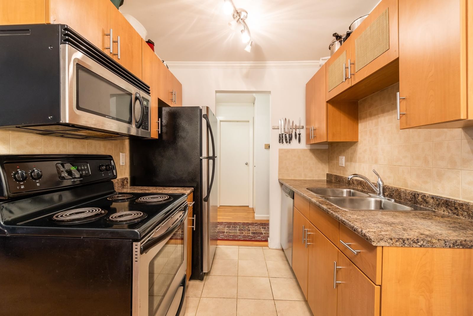 Listing Image 12