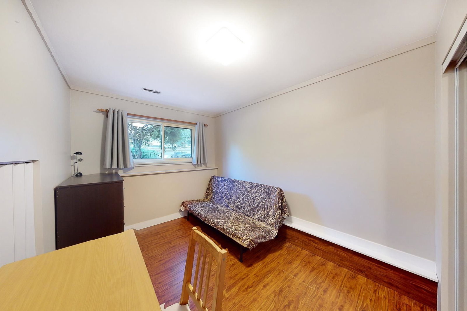 Listing Image 17
