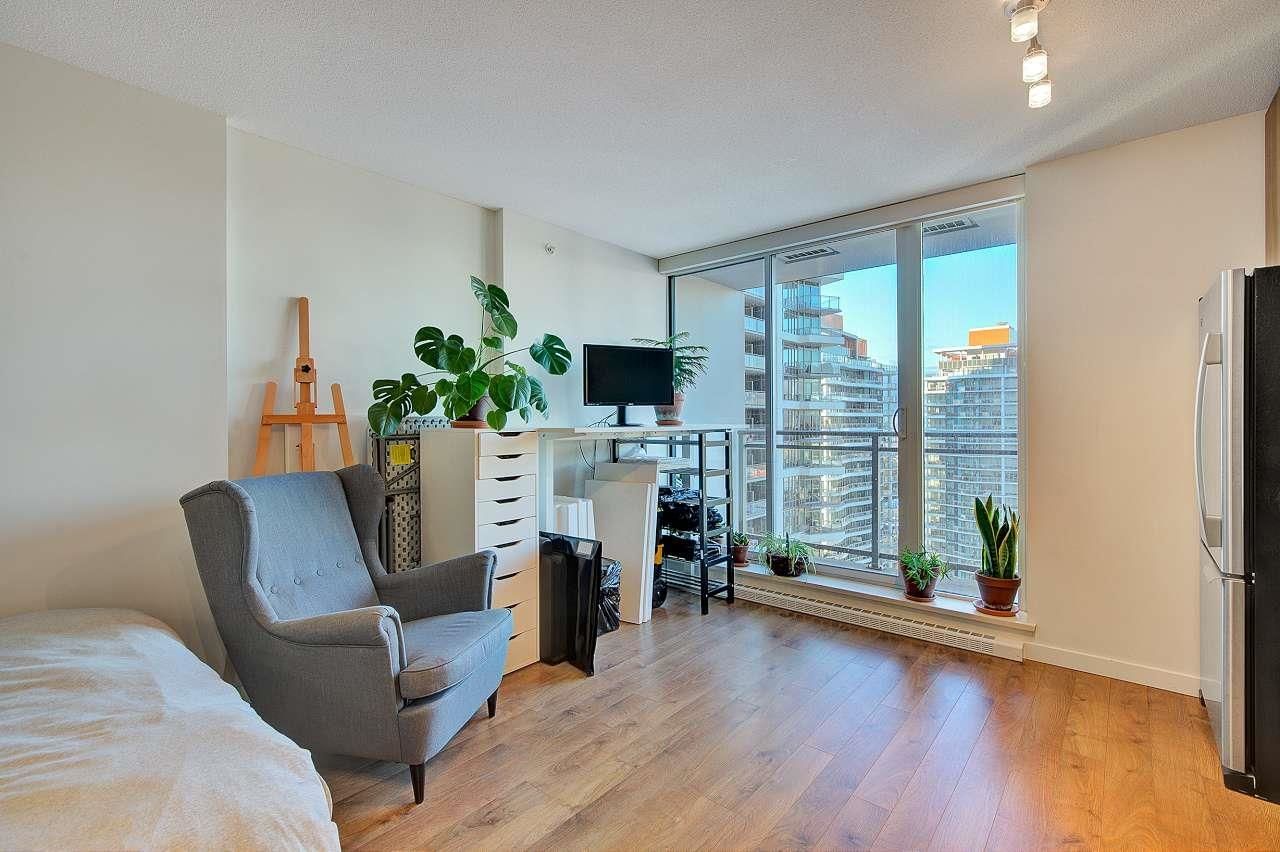 Listing Image 11
