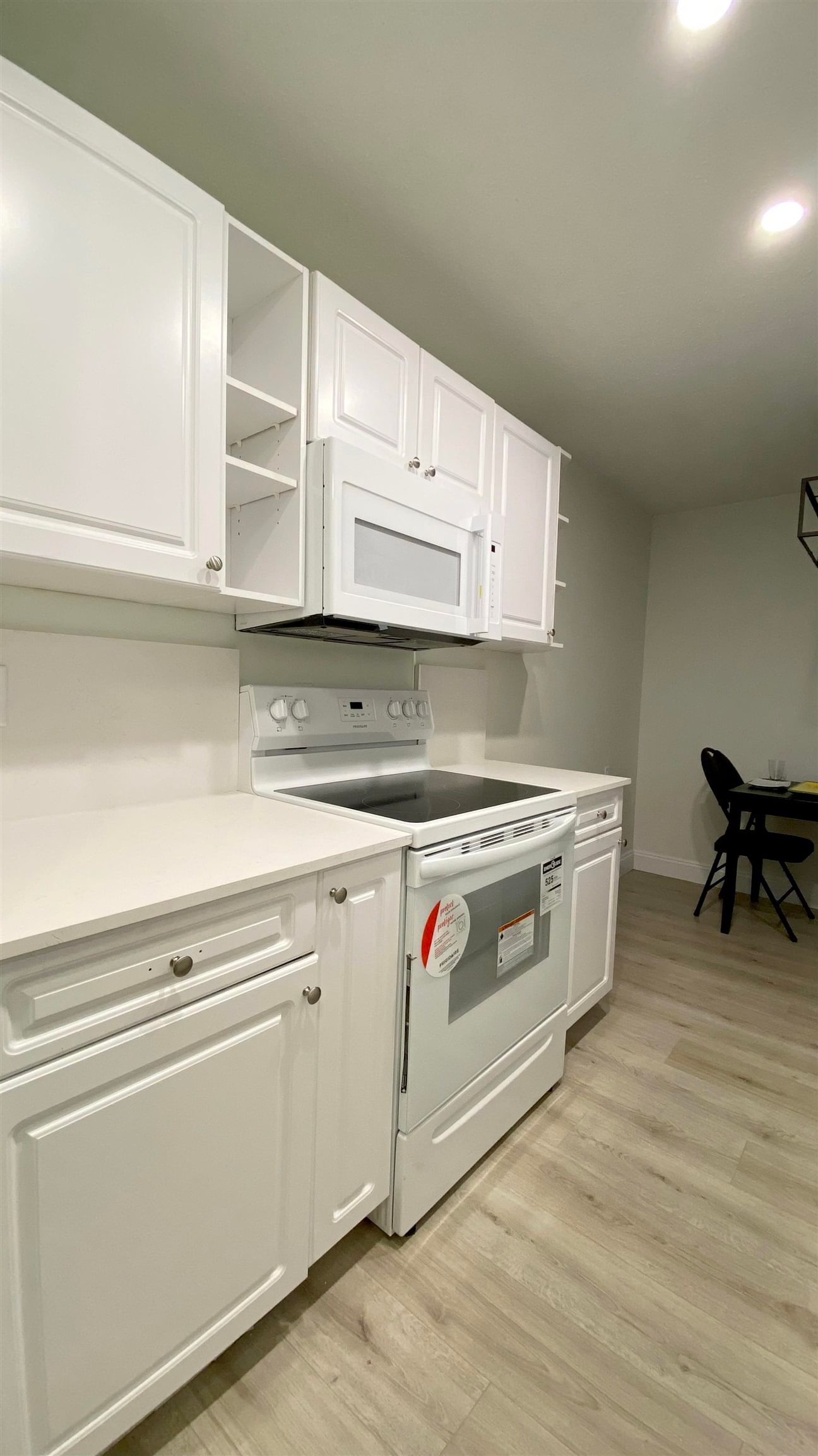 Listing Image 12